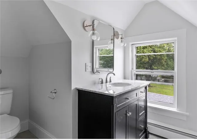 $2,900 | 259 Gibbs Avenue, Unit 5, Newport, RI 02840