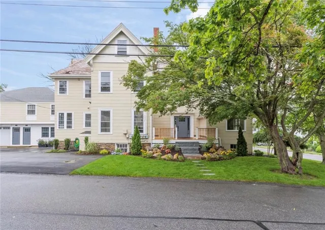 $2,900 | 259 Gibbs Avenue, Unit 5, Newport, RI 02840