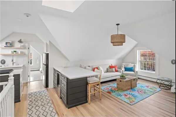 $2,900 | 259 Gibbs Avenue, Unit 5, Newport, RI 02840