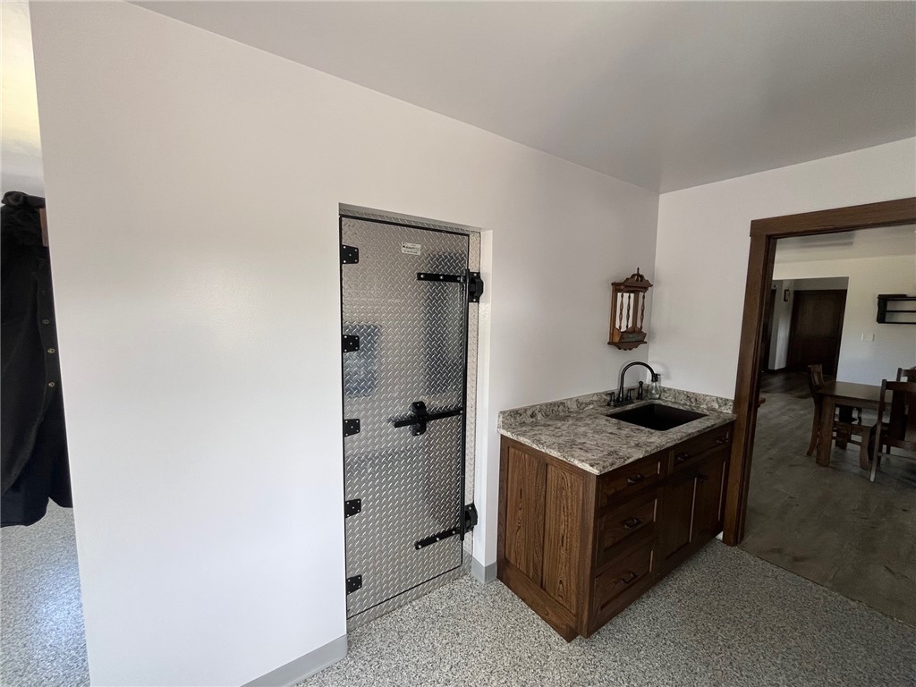 7690 Banks Road Pike, NY 14066 - Photo 15 of 49