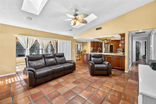 $550,000 | 2835 Hammock Drive, Plant City, FL 33566