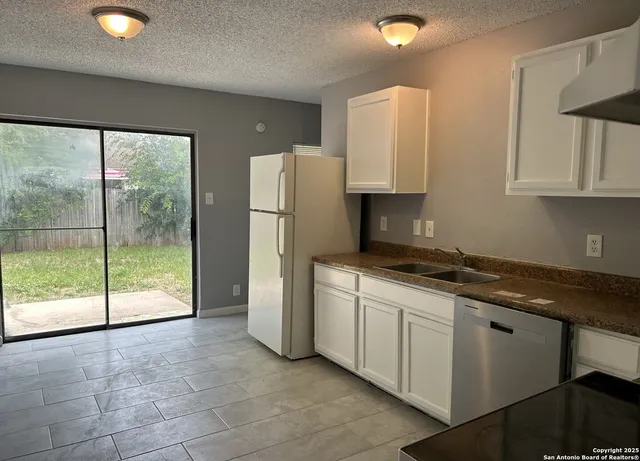 $1,250 | 6858 Maple Springs, San Antonio, TX 78249