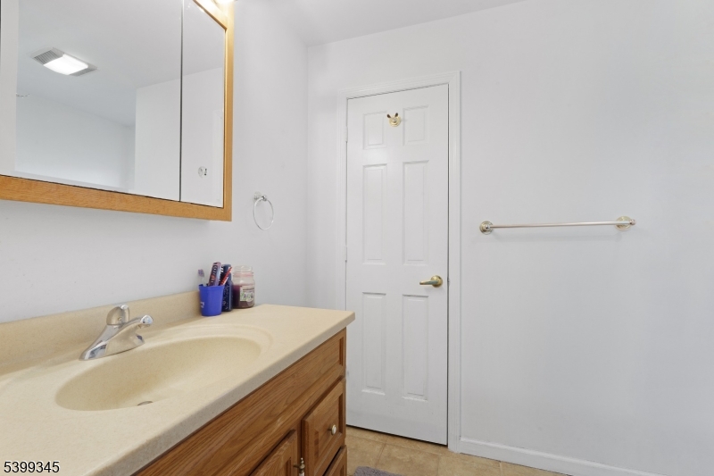 499 Diamond Spring Road Denville, NJ 07834 - Photo 17 of 23