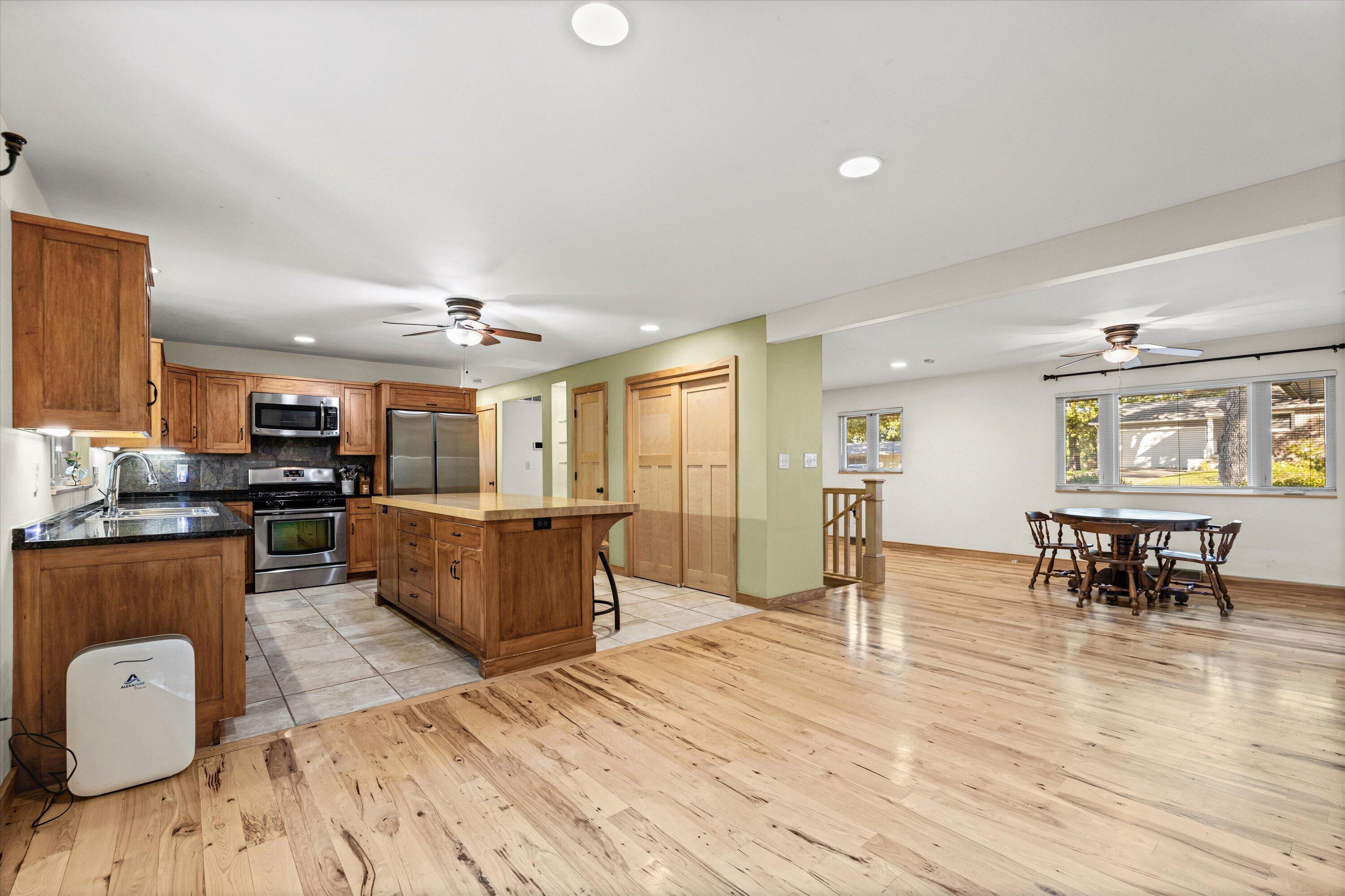 1704 Ridgemont Columbia, MO 65203 - Photo 10 of 41 Gallery Image 10
