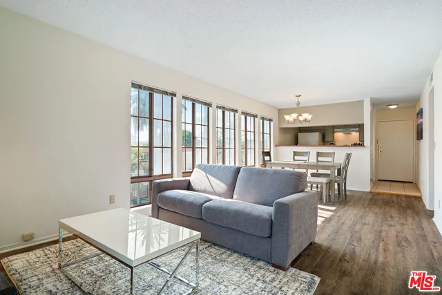 $2,400 | 3600 Bagley Avenue, Unit 201, Los Angeles, CA 90034