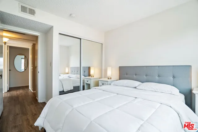 $2,400 | 3600 Bagley Avenue, Unit 201, Los Angeles, CA 90034