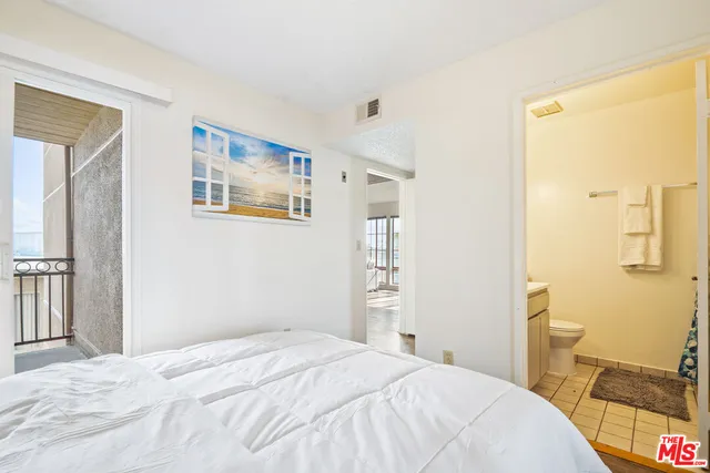 $2,400 | 3600 Bagley Avenue, Unit 201, Los Angeles, CA 90034