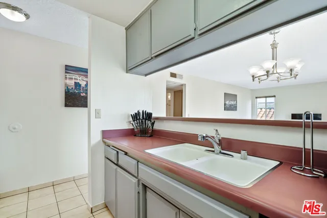 $2,400 | 3600 Bagley Avenue, Unit 201, Los Angeles, CA 90034