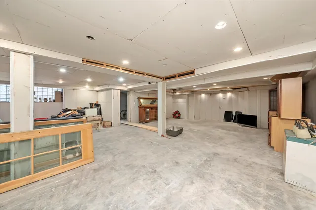 $425,000 | 6858 Riverside Drive, Berwyn, IL 60402