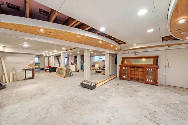 $425,000 | 6858 Riverside Drive, Berwyn, IL 60402