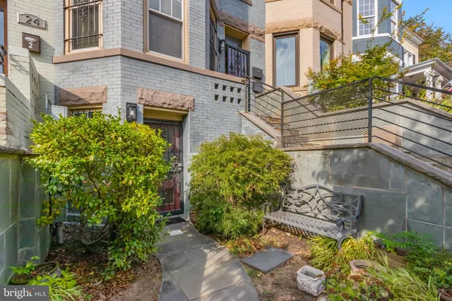 $2,650 | 26 T Street Northeast, Unit 1, Washington, DC 20002