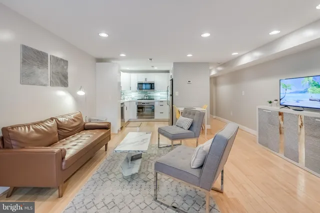 $2,650 | 26 T Street Northeast, Unit 1, Washington, DC 20002