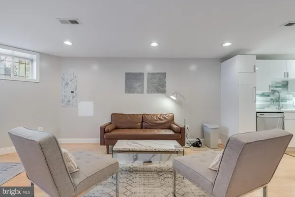 $2,650 | 26 T Street Northeast, Unit 1, Washington, DC 20002