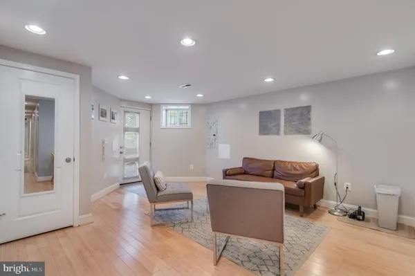 $2,650 | 26 T Street Northeast, Unit 1, Washington, DC 20002