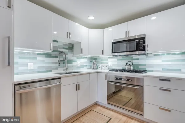 $2,650 | 26 T Street Northeast, Unit 1, Washington, DC 20002