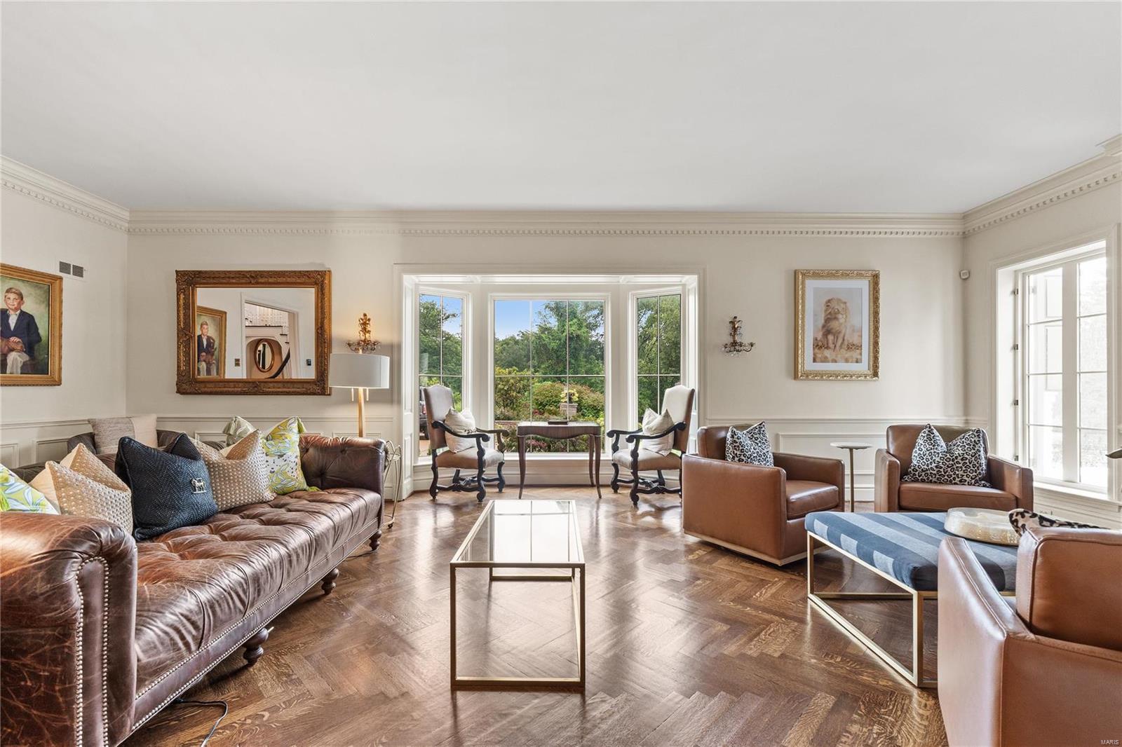 8 Radnor Road Huntleigh, MO 63131 - Photo 15 of 63