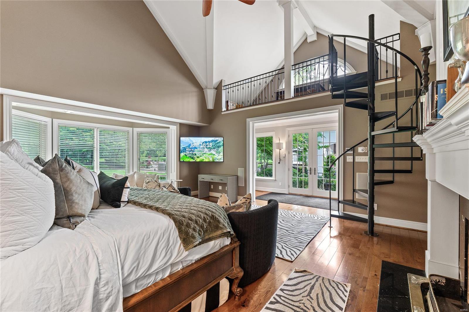 8 Radnor Road Huntleigh, MO 63131 - Photo 29 of 63