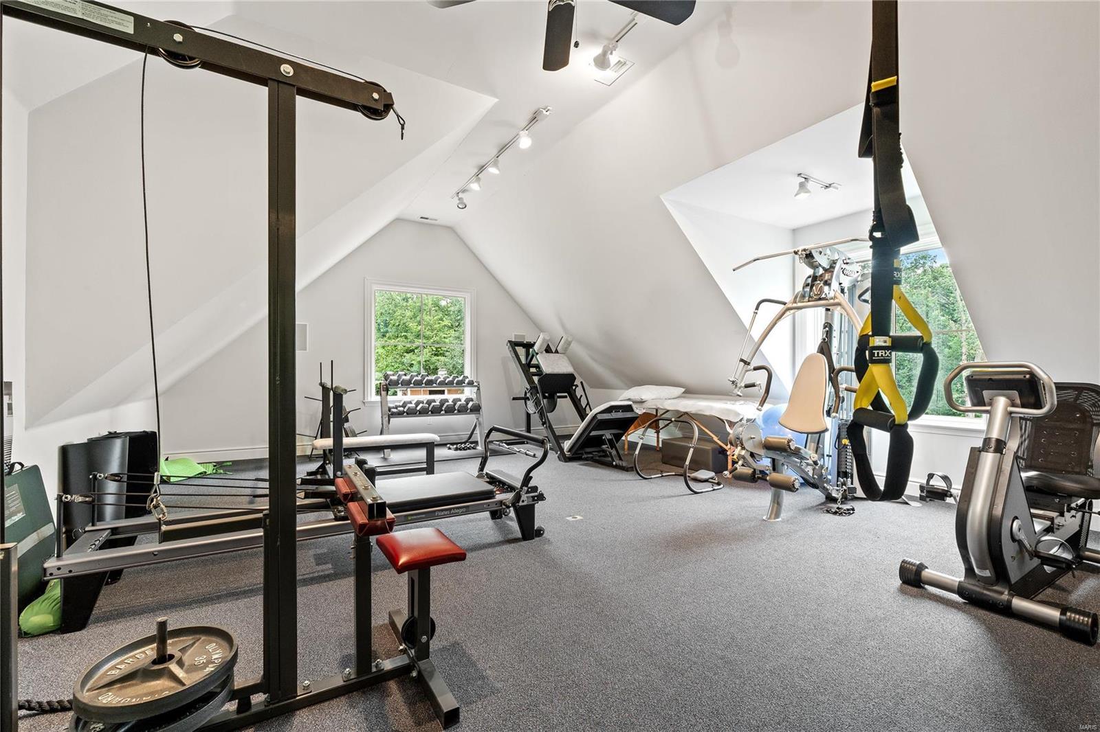 8 Radnor Road Huntleigh, MO 63131 - Photo 39 of 63