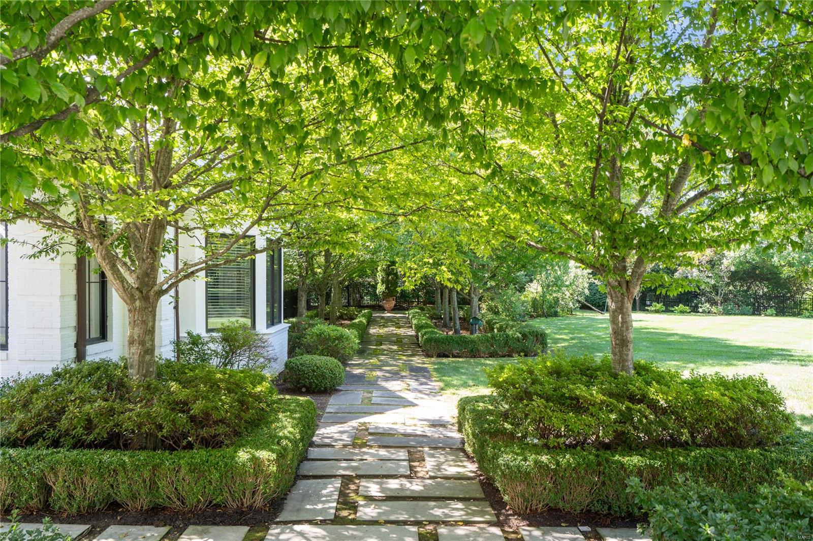 8 Radnor Road Huntleigh, MO 63131 - Photo 52 of 63