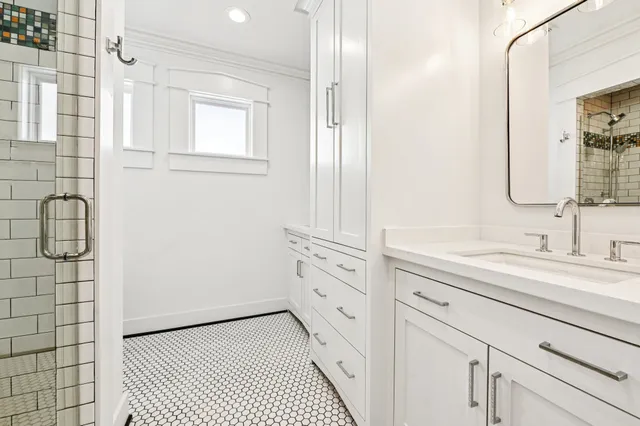 $2,900 | 1224 Waverly Street, Houston, TX 77008