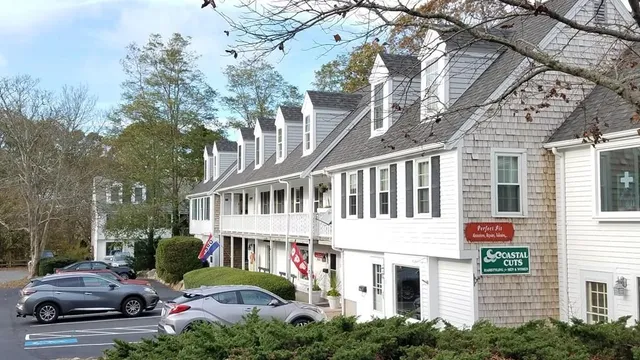 $1,900 | 80-82 Cranberry Highway, Unit 1, Orleans, MA 02653