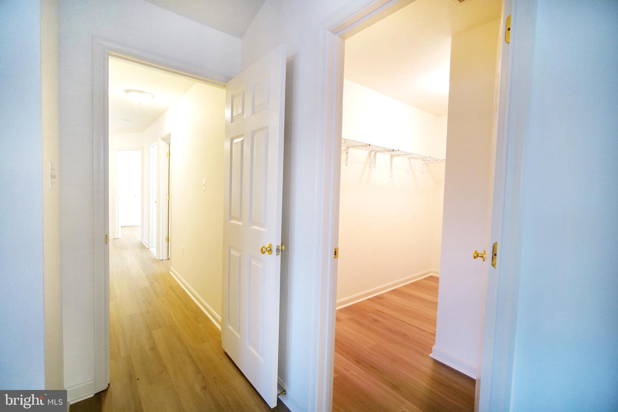 20203 Hopi Drive Ashburn, VA 20147 - Photo 12 of 20 Primary entry w/ walk-in closet access