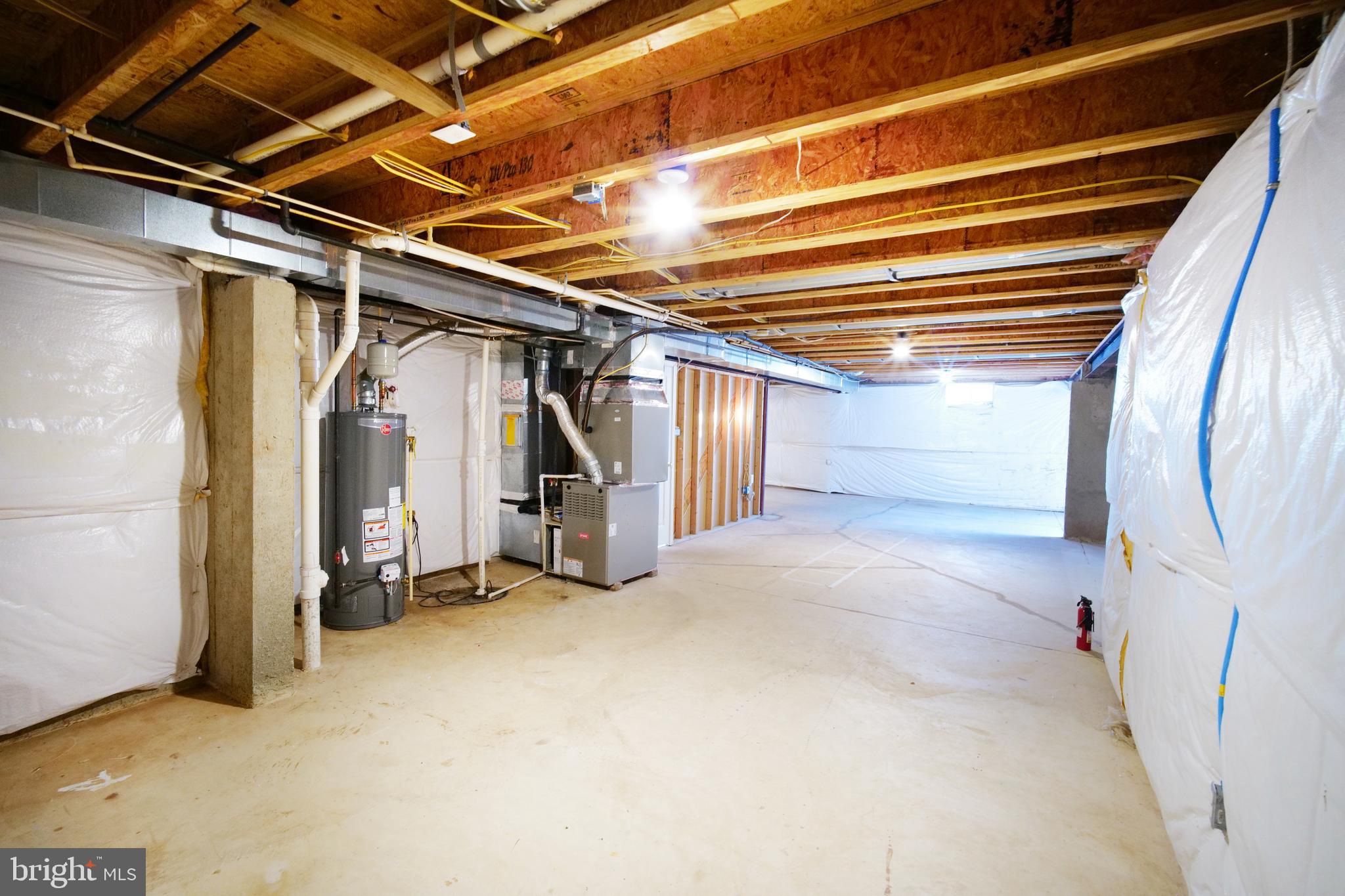 20203 Hopi Drive Ashburn, VA 20147 - Photo 16 of 20 Spacious storage area - clean & dry