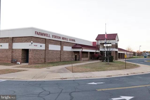 $4,100 | 20203 Hopi Drive, Ashburn, VA 20147