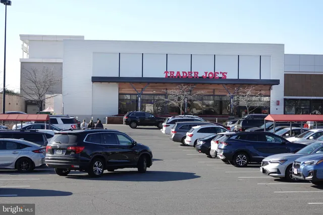 $4,100 | 20203 Hopi Drive, Ashburn, VA 20147