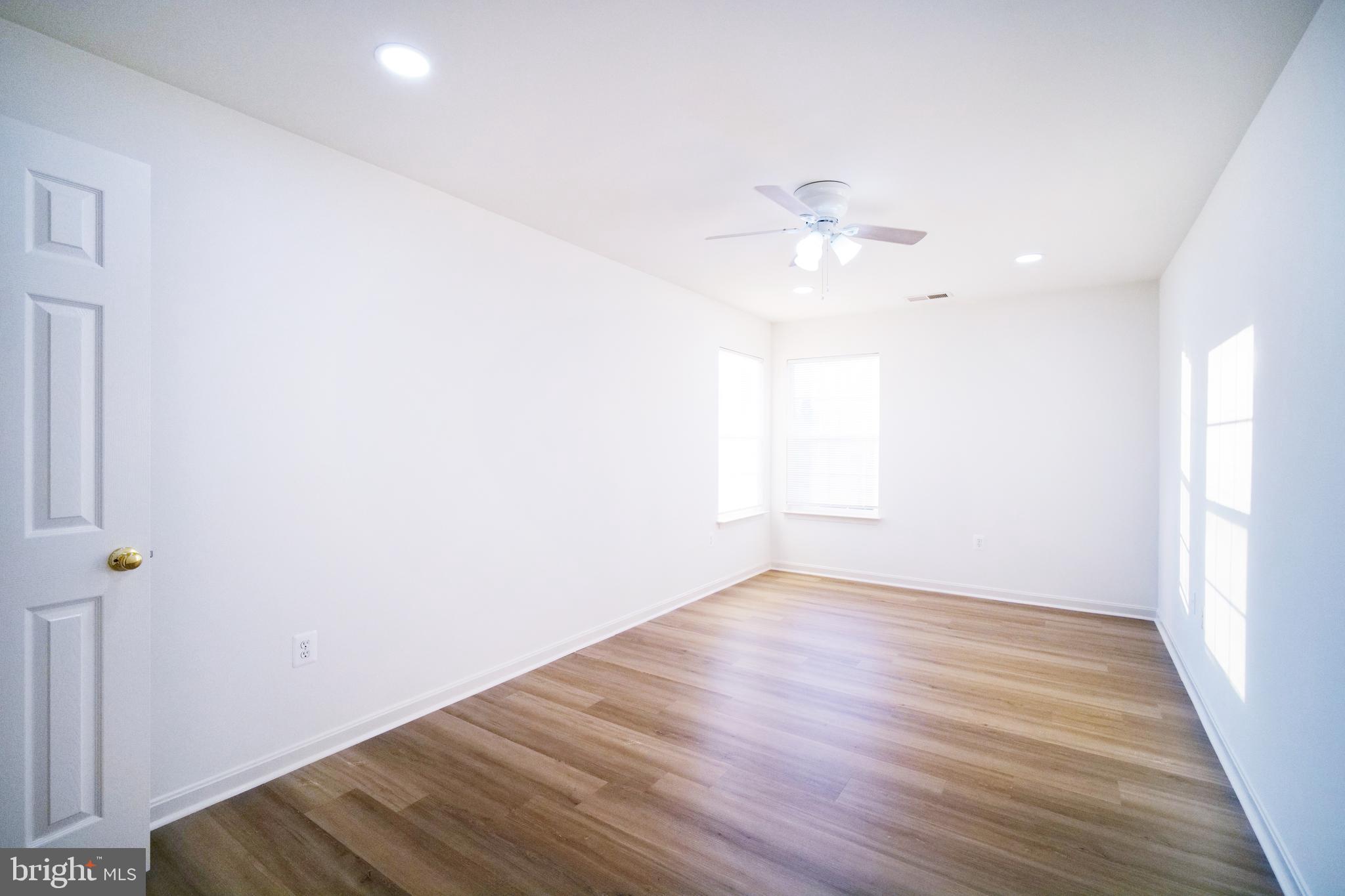 20203 Hopi Drive Ashburn, VA 20147 - Photo 9 of 20 Front bedroom w/ dual windows