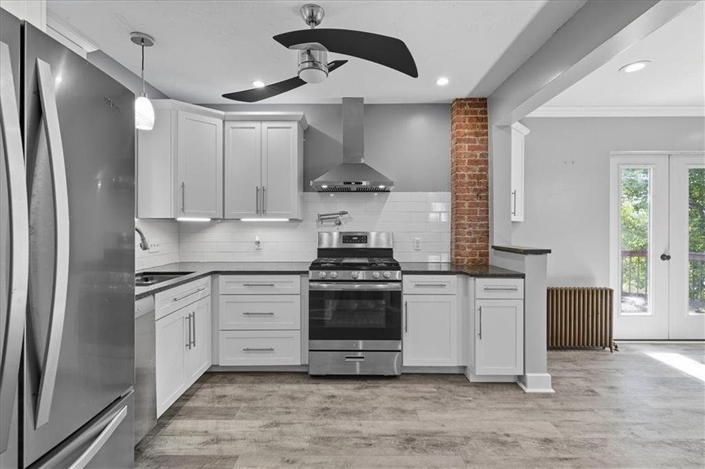 1327 Buente Street Pittsburgh, PA 15212 - Photo 17 of 44 Quartz Countertops