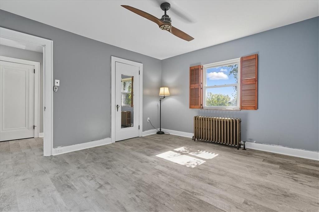 1327 Buente Street Pittsburgh, PA 15212 - Photo 20 of 44 Bedroom with Access to Bathroom