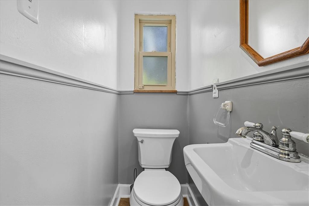 1327 Buente Street Pittsburgh, PA 15212 - Photo 26 of 44 Partial Bathroom on Main Level