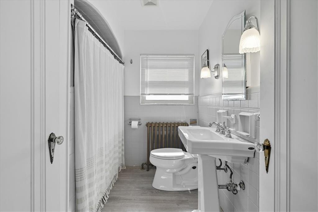 1327 Buente Street Pittsburgh, PA 15212 - Photo 27 of 44 Full Bath Upstairs
