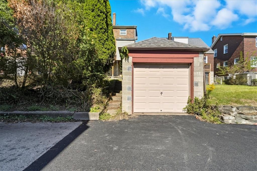 1327 Buente Street Pittsburgh, PA 15212 - Photo 36 of 44 Detached Garage