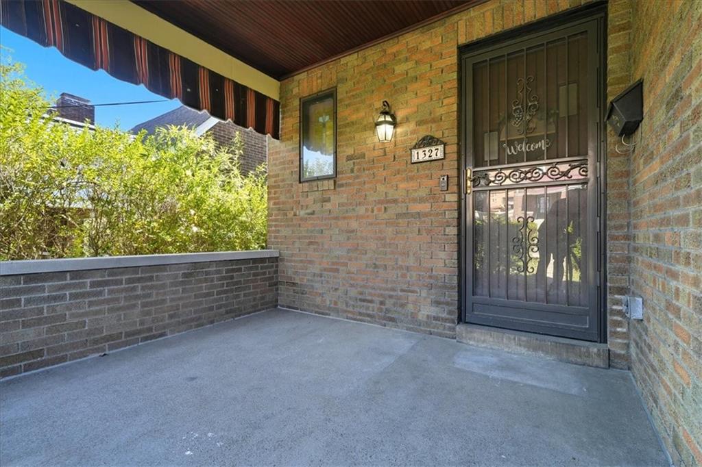 1327 Buente Street Pittsburgh, PA 15212 - Photo 4 of 44 Front Porch