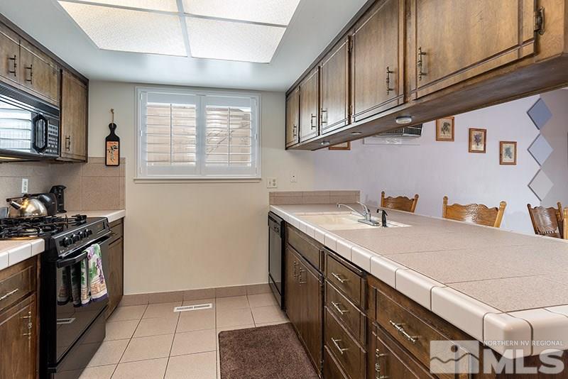 573 Marta Way Reno, NV 89503 - Photo 7 of 19 Photo 7