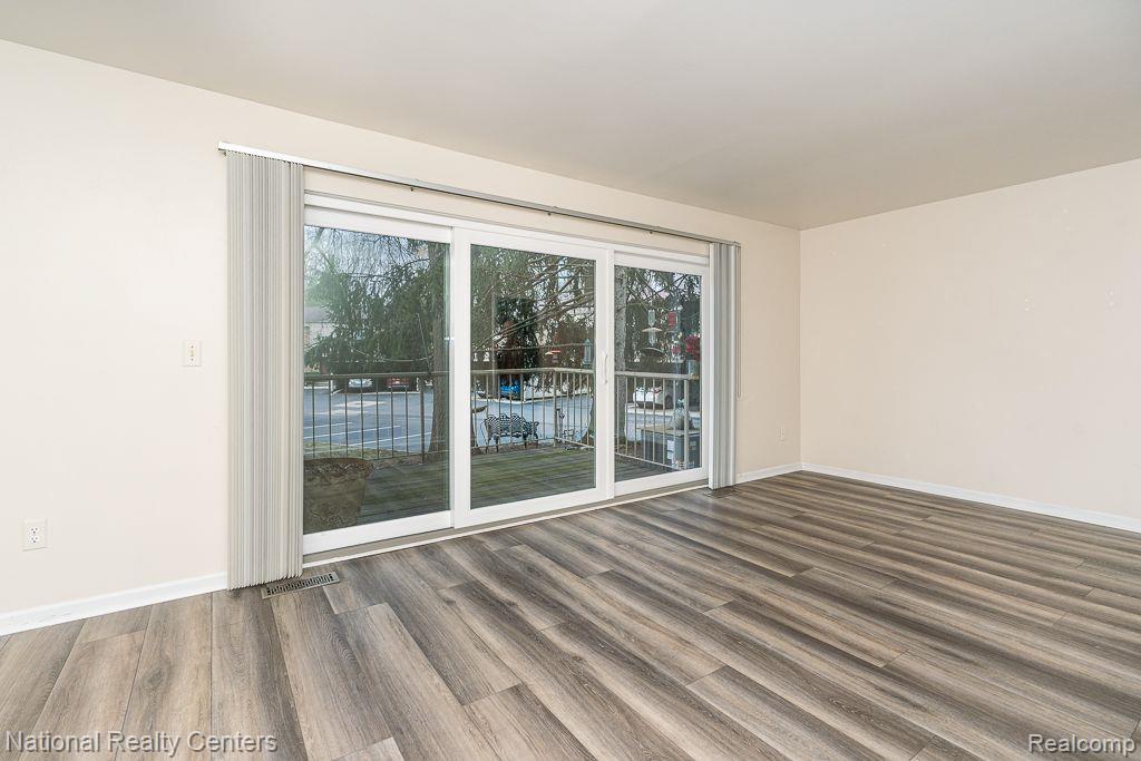 1438 Oakbrook Rochester Hills Rochester, MI 48307 - Photo 11 of 37