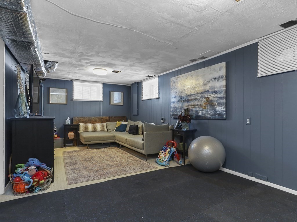 80 Brookside Avenue Newton, MA 02460 - Photo 23 of 28