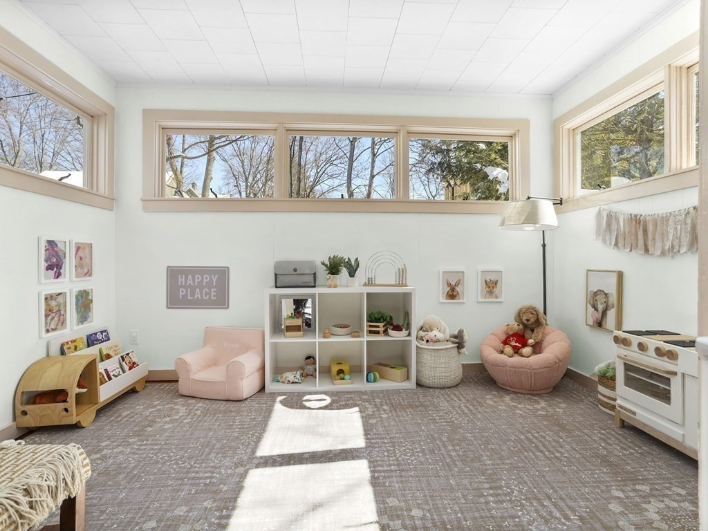 80 Brookside Avenue Newton, MA 02460 - Photo 7 of 28