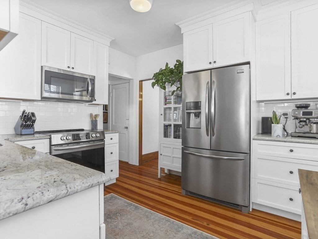 80 Brookside Avenue Newton, MA 02460 - Photo 10 of 28