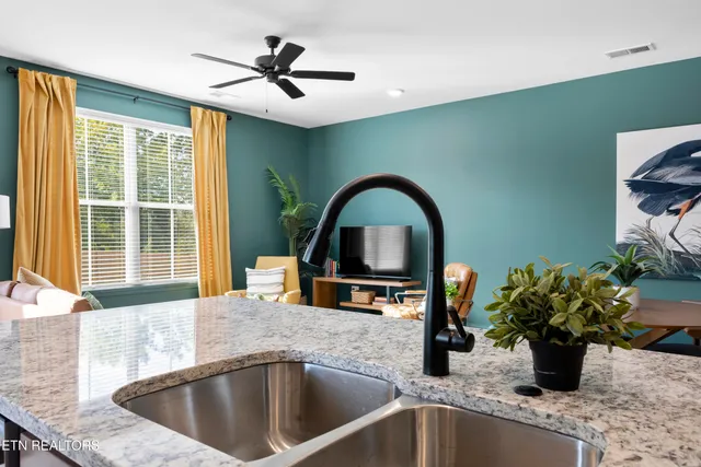 $385,000 | 1805 Bennett Vlg Drive, Maryville, TN 37804