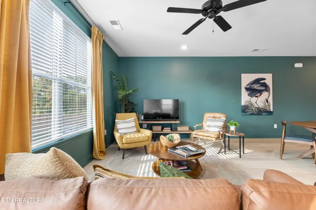 $385,000 | 1805 Bennett Vlg Drive, Maryville, TN 37804