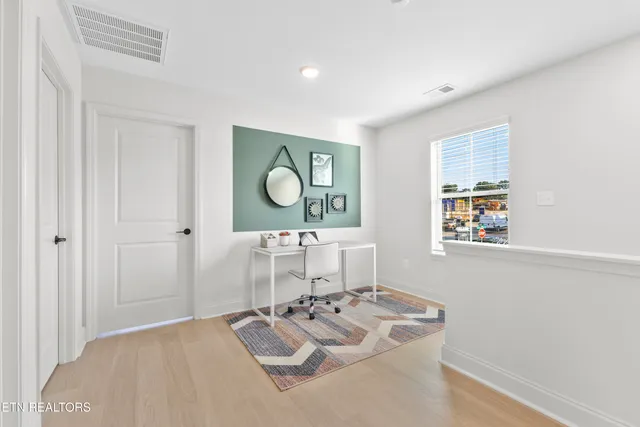 $385,000 | 1805 Bennett Vlg Drive, Maryville, TN 37804