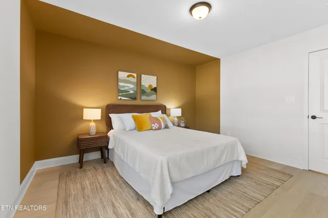 $385,000 | 1805 Bennett Vlg Drive, Maryville, TN 37804