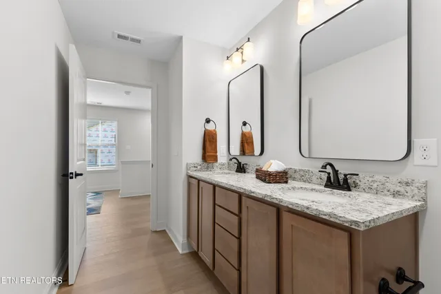 $385,000 | 1805 Bennett Vlg Drive, Maryville, TN 37804