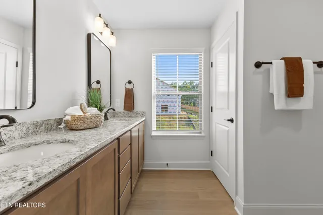 $385,000 | 1805 Bennett Vlg Drive, Maryville, TN 37804