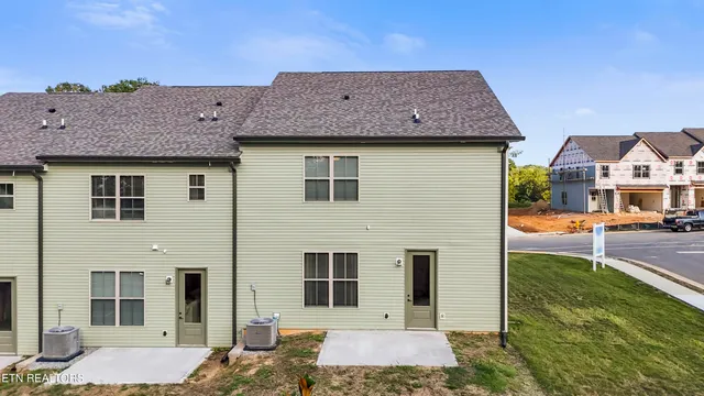 $385,000 | 1805 Bennett Vlg Drive, Maryville, TN 37804