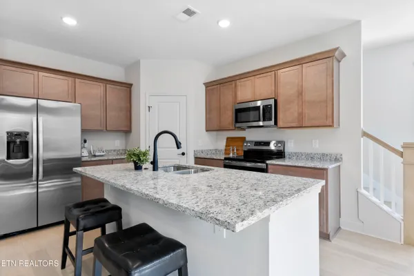 $385,000 | 1805 Bennett Vlg Drive, Maryville, TN 37804
