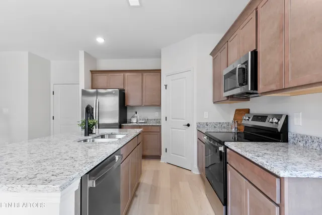 $385,000 | 1805 Bennett Vlg Drive, Maryville, TN 37804